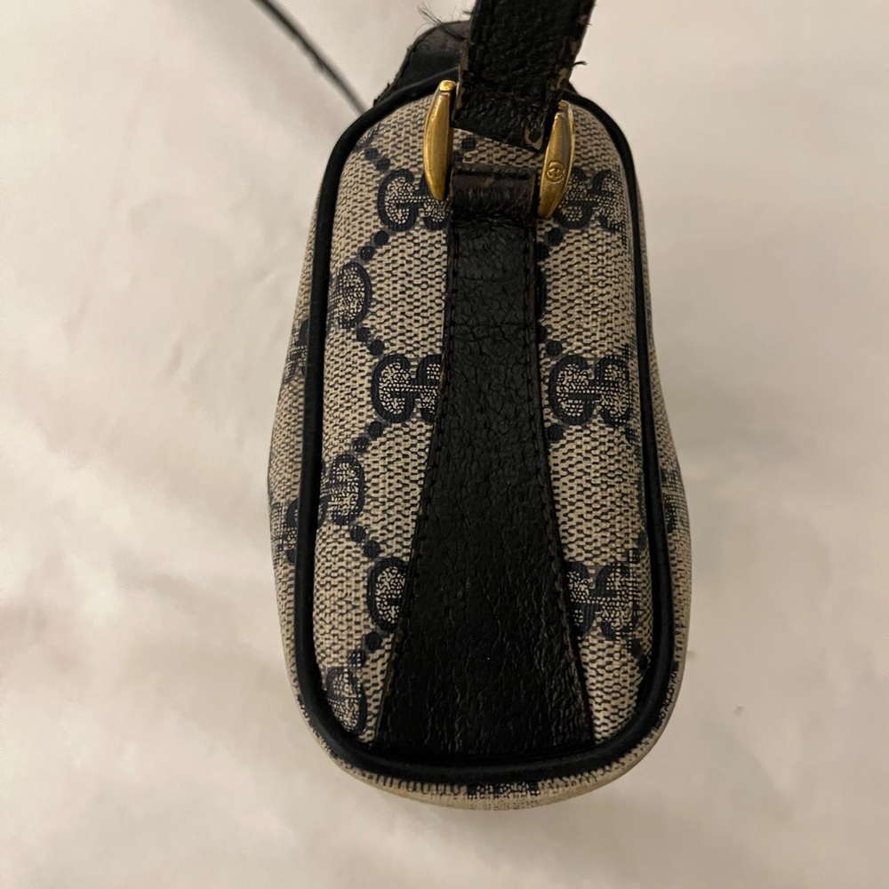 Vintage Gucci Crossbody - Picture 2 of 6